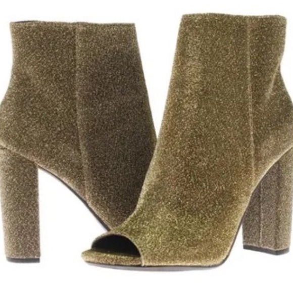Steve Madden Goldie Gold
Heeled Ankle boots Size 7, New - Picture 1 of 5